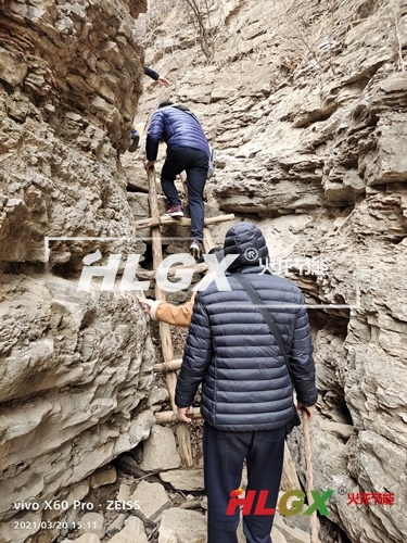 徒步藏龍澗