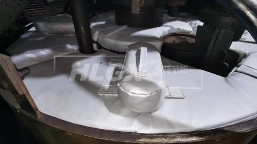 硫化機(jī)熱板保溫套安裝效果圖